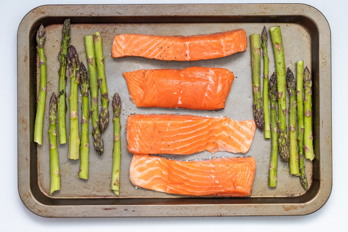 Salmone al forno con broccoli